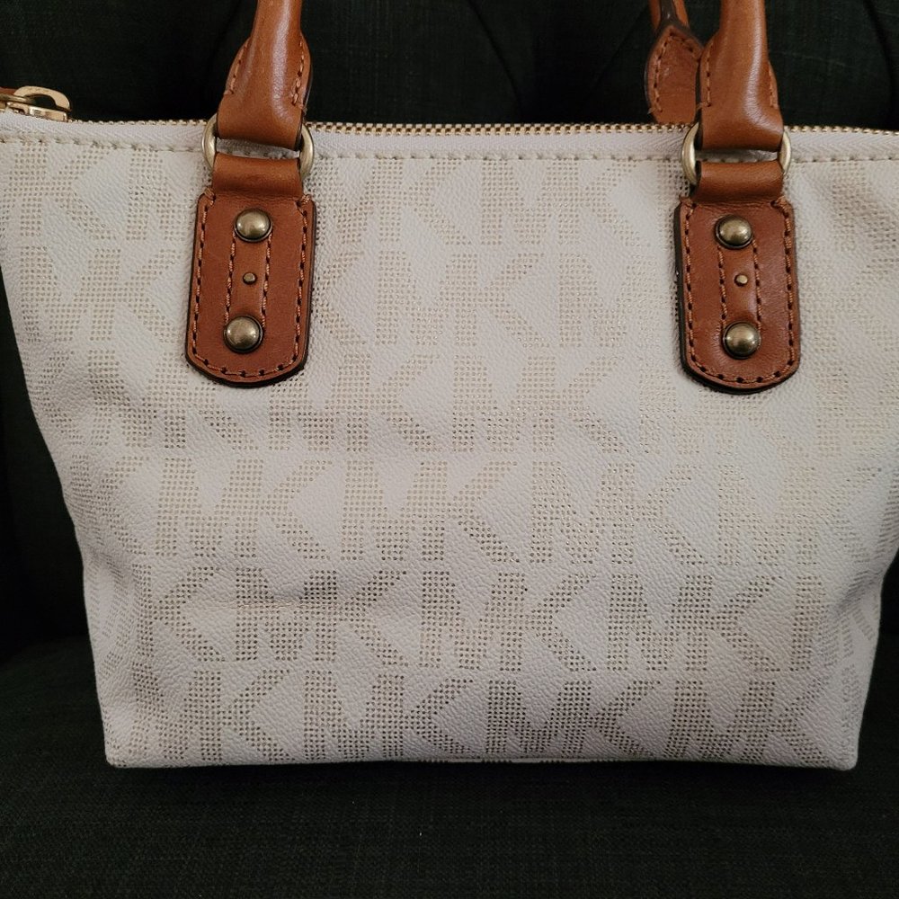 Michael Kors.  Handbag/Tote. Cream/Gold. Small. - Picture 2 of 11